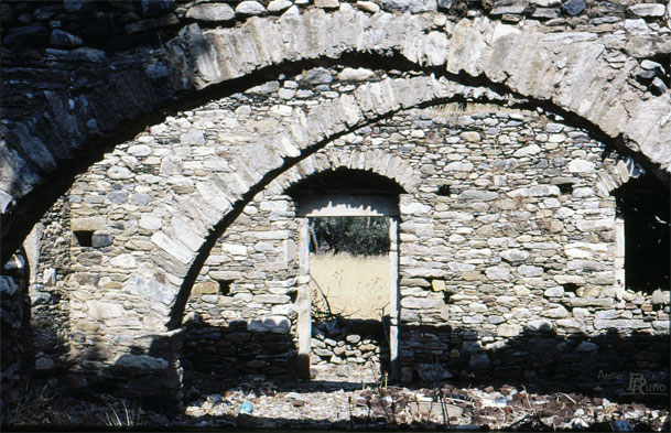 Bild: Hausruine auf Naxos / Griechenland (Fotografie, 1987)